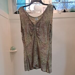 Lost River Tunic V Neck Front Sleeveless top Size Large